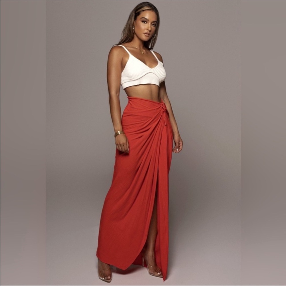 Noelia slit skirt NWT jluxlabel